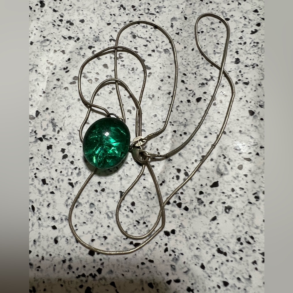 925 Stamped Stirling Silver With Green Stone Beautiful Necklace